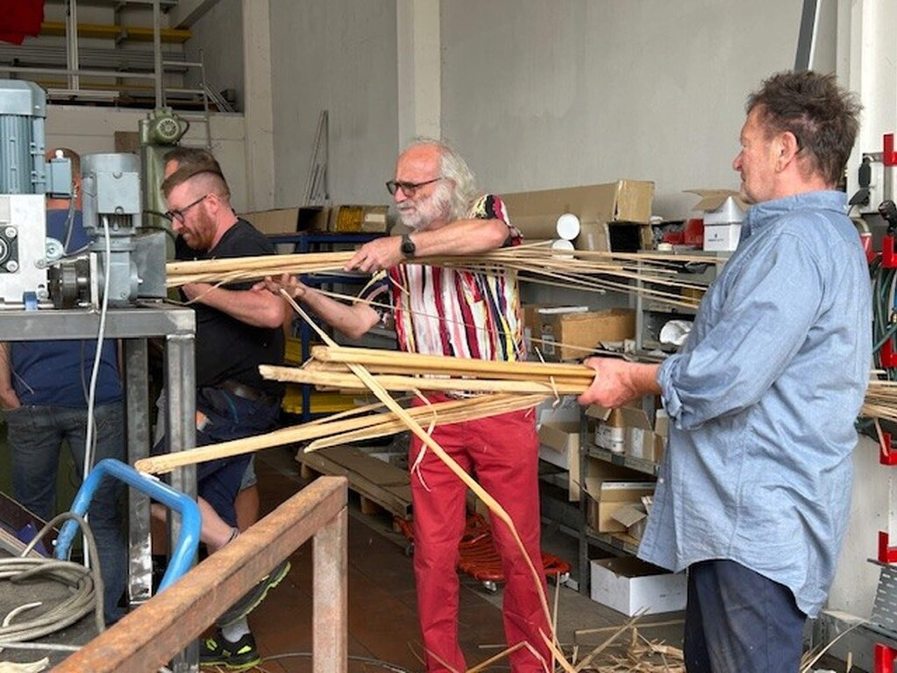 Test der Partikelschneidanlage beim Maschinenbauunternehmen